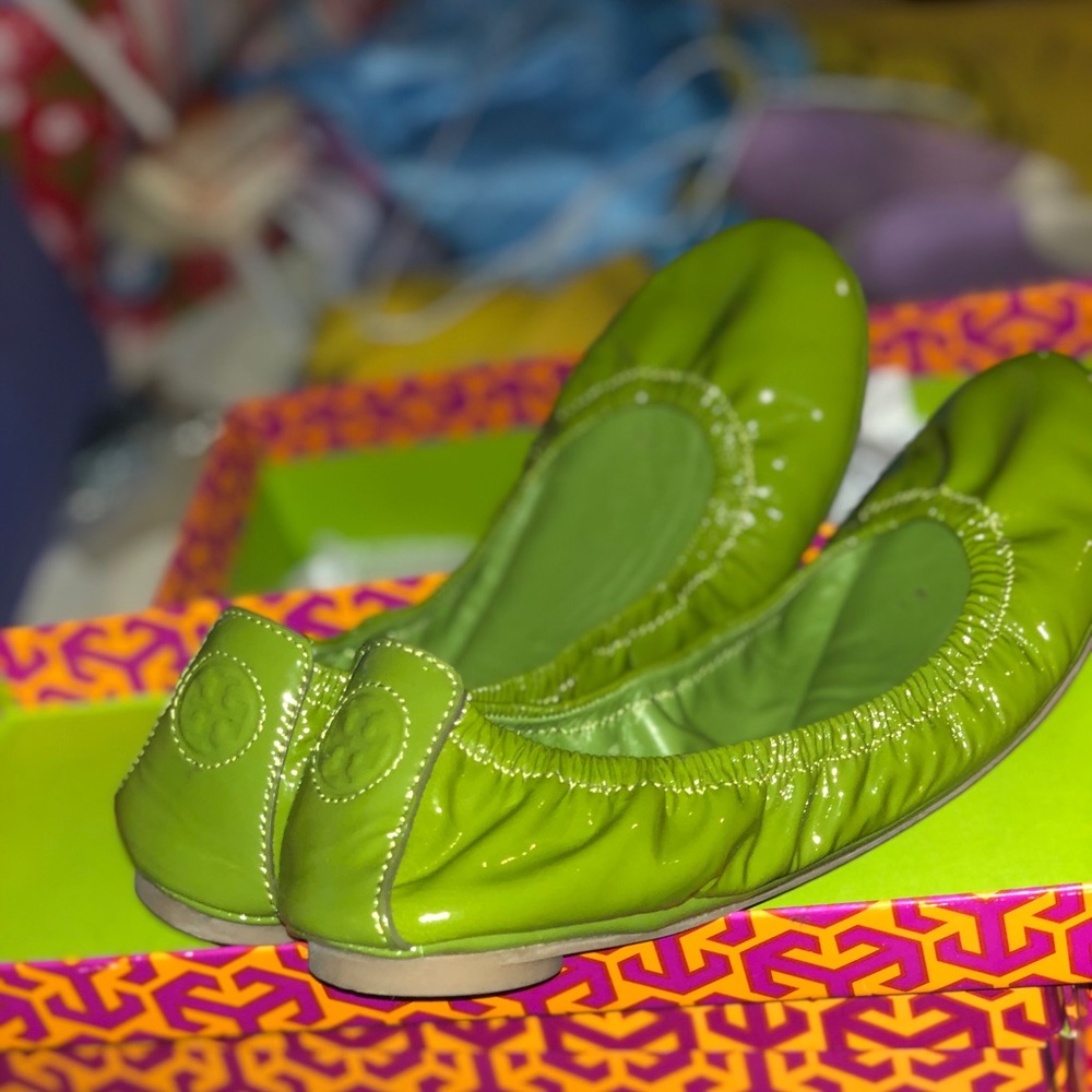 Tory burch eddie flat in leaf green